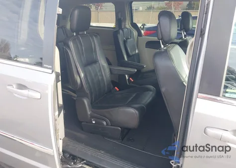 2013 Chrysler Town & Country Touring z USA, uszkodzony, nr VIN 2C4RC1BG1DR690819